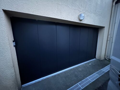 Porte de garage latérale